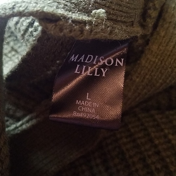 *SOLD* Beautiful forest green sweater - Picture 5 of 8